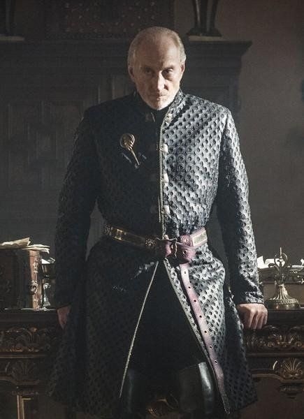 9。泰温 兰尼斯特(Tywin Lannister)。　　净资产：18亿美元。　　财富来源：继承。　　居住地：维斯特洛大陆凯岩城。　　登场作品：《权力的游戏》(Game of Thrones)。