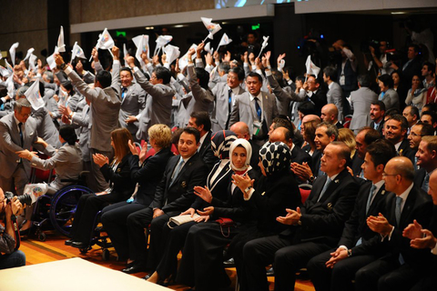 当地时间9月7日，阿根廷首都布宜诺斯艾利斯，国际奥委会主席罗格宣布，日本东京获得2020年夏季奥运会主办权。东京曾于1964年办奥运，时隔56年再主办。   CFP