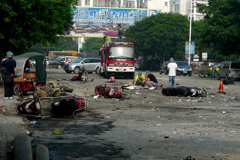 9月9日早上，广西桂林市灵川县八里街学校大门处发生一起爆炸事故。据央视报道，桂林一学校附近爆炸已经造成2人死亡。18人不同程度受伤，其中1人受重伤。已确认伤者中包括9名小学生、3名家长和5名路人。