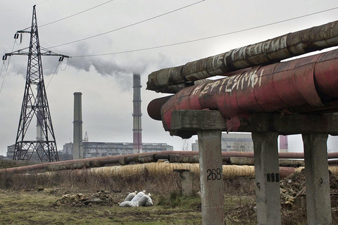 当地时间2006年12月11日,俄罗斯捷尔任斯克工业区一览