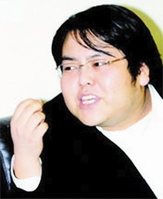 李兆会(1981—)，山西闻喜人，2005年毕业于武汉科技大学企业管理专业。现任海鑫集团董事长。2002年1月，李兆会从父亲李海仓接手海鑫钢铁集团，担任集团董事长兼总经理。