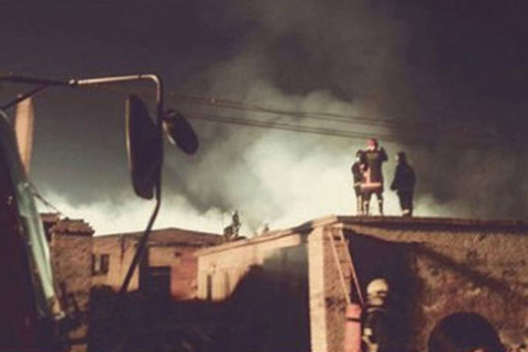 11月20日，北京市朝阳区小武基库房火灾已致11人死亡，4人受伤。警方已经将两名出租房主控制。受伤人员均已送往医院全力救治，起火原因正在进一步调查中。