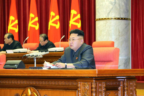 12月8日，朝鲜平壤，朝鲜劳动党中央政治局扩大会议举行，金正恩出席。    CFP