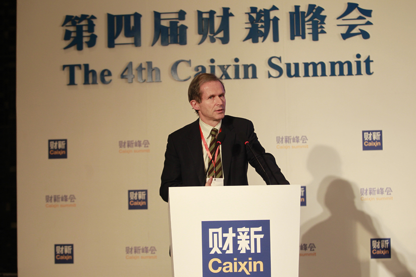 12月18日，北京，2013财新峰会，议题：城乡发展与土地改革。欧洲重组和开发银行首席经济学家埃里克·伯格洛夫发言。 王攀/ 财新记者 _议题：政府做什么需要改什么