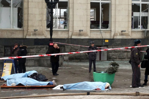 12月29日，据俄塔社报道，俄罗斯南部城市伏尔加格勒火车站发生一起爆炸，目前爆炸已造成18人死亡，50多人受伤，火车站两层被炸。据初步判断是女性恐怖分子自杀式爆炸。