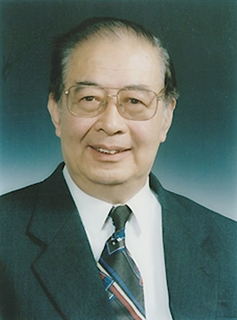 中共中央、国务院1月10日在北京人民大会堂举行2013年度国家科学技术奖励大会。张存浩和程开甲共同荣获2012年度国家最高科学技术奖。图为张存浩（左）和程开甲（右）。