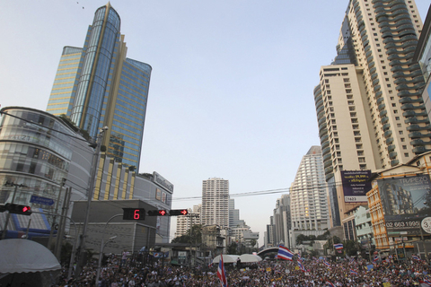 当地时间2014年1月13日，泰国反政府示威游行者开始“封锁曼谷”行动。