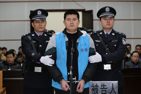 广西警察执行死刑现场图片