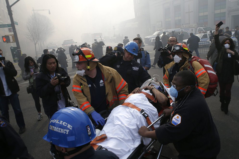 当地时间2014年3月12日，美国纽约曼哈顿的东哈莱姆区发生爆炸。