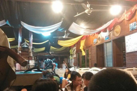 2014年4月2日晚10时许，马来西亚仙本那singamata酒店遭遇一伙武装人员袭击，1名中国上海籍女孩和1名菲律宾籍酒店女员工被劫持。李雪/摄