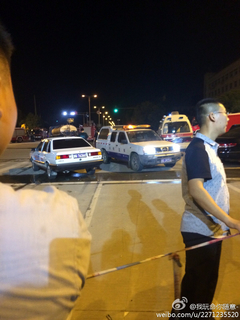 2014年6月10日晚八8，义乌市佛堂镇义南工业区华义制药公司锅炉发生爆炸 据群众目测，有大面积的火光，义乌市的两个消防中队以及五个专职消防队赶赴现场，金华消防支队增派金东，特情，东阳等消防队增援，目前火灾仍在扑救中，燃烧物质有化学品可能有危险，请群众撤离周边的确，并听从警方指挥避险，三人受伤。    图片来源网络