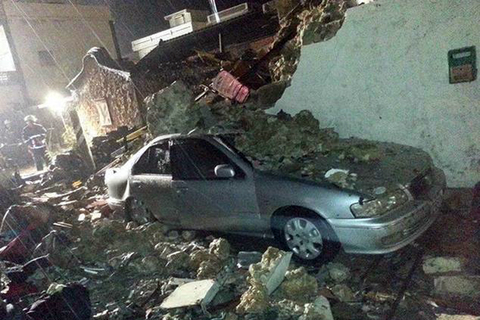 23日晚间，一架复兴航空高雄飞马公的客机在澎湖县湖西乡西溪村发生紧急迫降意外。造成48人死亡、15人轻重伤。