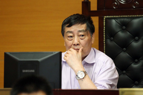 宗庆后首次作为陪审员参与审案