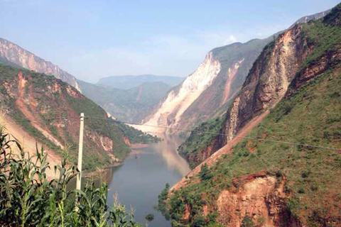 云南鲁甸堰塞湖救援现场