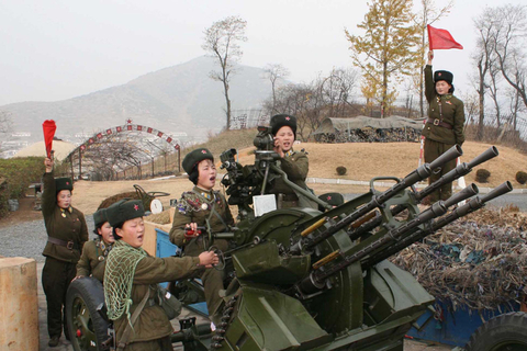 朝鲜射击载有反朝传单气球