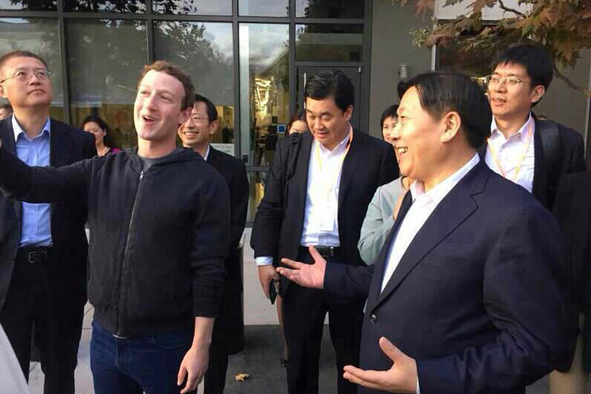 Lu Wei (right) meets Mark Zuckerberg, the chief executive of Facebook, during a trip to the United States in 2014. Photo: Xinhua