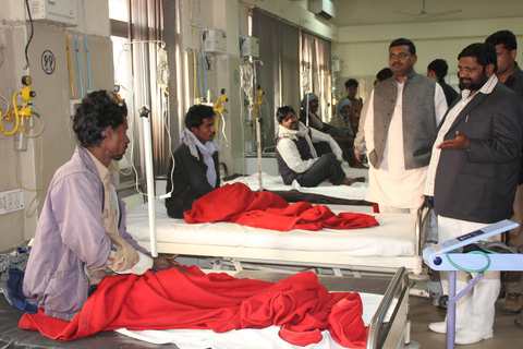 印度假酒中毒事件已致28人死亡