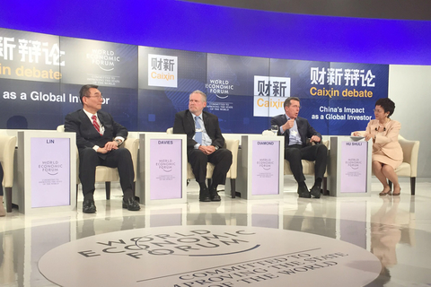 “财新辩论”现场。