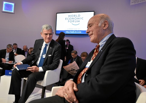 辩论会“我们正生活在一个多极化的世界？”。 图片来自世界经济论坛年会