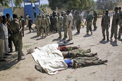 索马里教育部遭大楼遭武装分子袭击 导致多人死亡