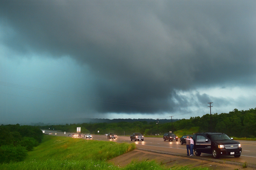 美国中西部遭70场龙卷风侵袭已致3死26伤 图片频道 财新网