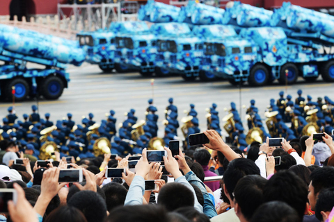 8月23日上午，抗战胜利70周年阅兵预演在天安门地区及长安街沿线举行。 东方IC 