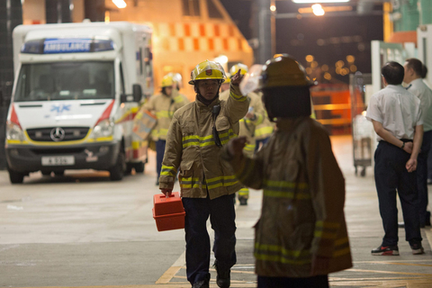 2015年10月26日消息，一艘从澳门驶往香港的高速船25日傍晚撞到不明物体，121人受伤。