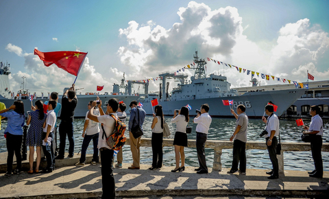 当地时间2015年11月10日,古巴哈瓦那,正在执行环球访问任务的中国海军