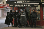 法国警方凌晨围捕恐袭嫌犯