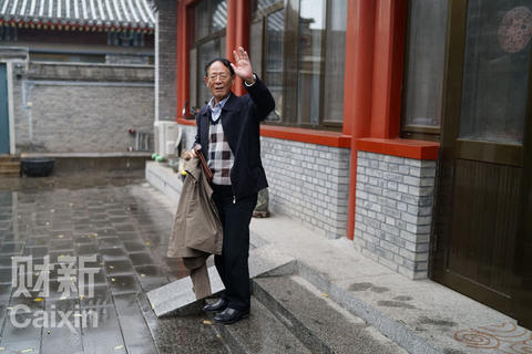 2015年11月19日，胡耀邦长子胡德平在家中接受财新记者采访。 郭现中/财新记者