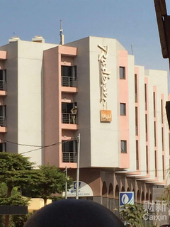 发生劫持的酒店。 袁鸿鹏/财新世界说专员 