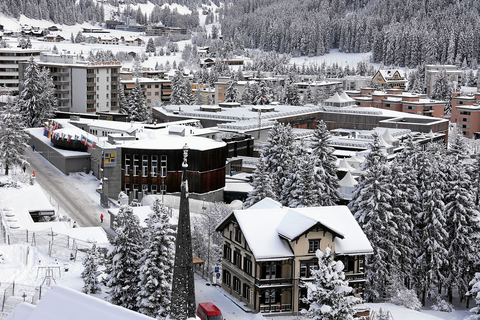 瑞士达沃斯冬日雪景。 小白/东方IC