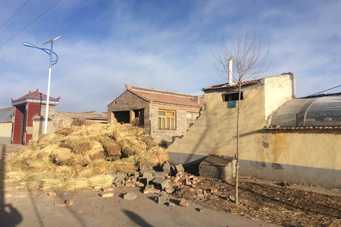 2016年01月21日,青海门源县北山乡金巴台村房屋受损. 视觉中国