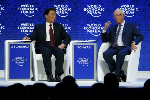 当地时间2016年1月21日，瑞士达沃斯，2016冬季达沃斯论坛持续举行。应世界经济论坛创始人兼执行主席施瓦布邀请，中国国家副主席李源潮出席达沃斯年会。 视觉中国