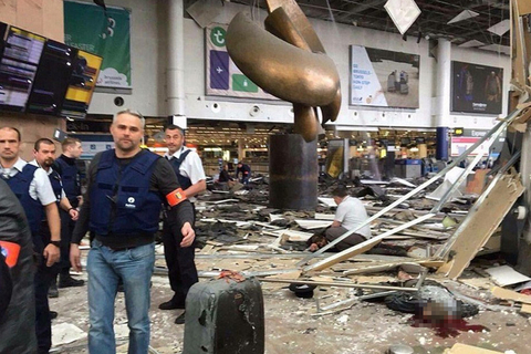 当地时间2016年3月22日，比利时布鲁塞尔的扎芬特姆机场发生两次爆炸，并造成数人死伤。 视觉中国