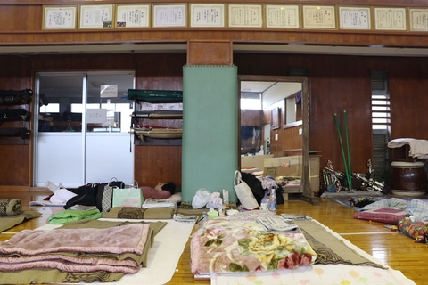 日本熊本地震灾区：临时开放监狱作为避难所
