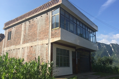 主犯艾汪全的新房子，现已无人居住。 图/财新记者 萧辉