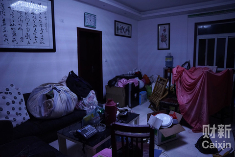 湖北省武汉市蔡甸区消泗乡，村民将家当转移到二楼。 图/财新记者 梁莹菲