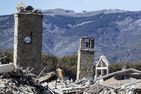 意大利36年来最大地震 600年教堂夷为平地