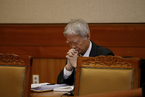 一周天下：朴槿惠律师在辩论前祷告