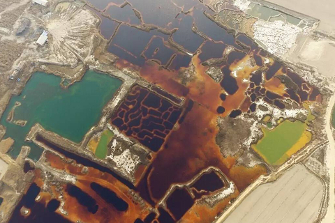 两江在华北地区开展工业污染调查期间，在河北、天津等地发现超大规模的工业污水渗坑，这批渗坑面积大，存续时间长，或已对当地的地下水安全造成严重的威胁。图/重庆两江志愿服务发展中心