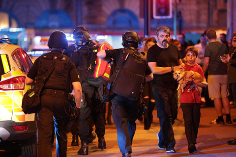 当地时间2017年5月22日，英国曼彻斯特一体育场发生爆炸。东方IC