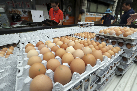 当地时间2017年8月17日，据韩国农林畜产食品部和食品医药品安全处8月17日消息称，截至当天上午5点，有60个环境友好型蛋鸡养殖场检出含有杀虫剂成分的鸡蛋。东方ic