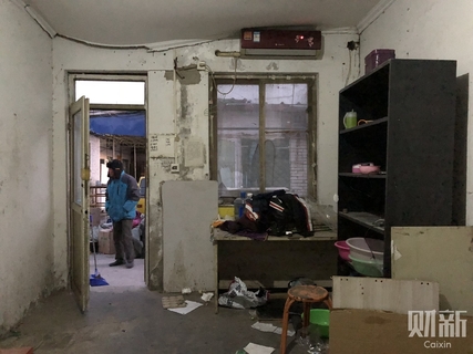 韵达快递定福庄快递收发点，已被腾空的员工宿舍。