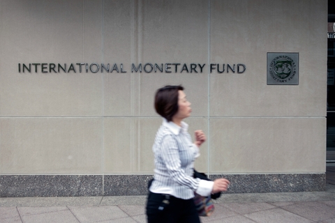 IMF大幅调升对美国今明年增长预期 称今年可达2.7%