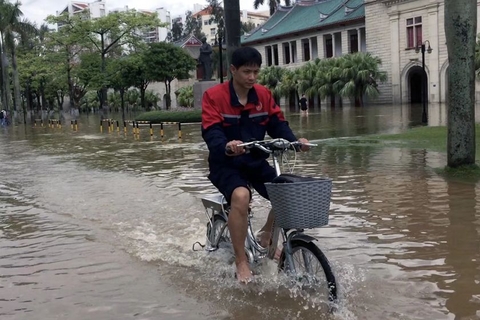 2018年5月7日，福建南部沿海地区局地发生特大暴雨，厦门多地积水严重，厦门大学则开启了“看海”模式。图/厦门大学师生提供
