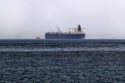 当地时间2019年5月13日，阿联酋富查伊拉，其中一艘遇袭的油轮Amjad。