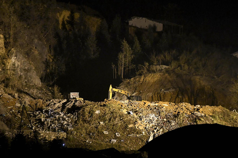 湖南浏阳一烟花厂发生爆炸事故 厂房炸平致7死13伤