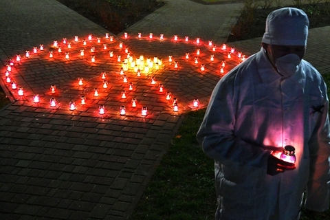 切尔诺贝利核事故35周年 乌克兰民众纪念遇难者