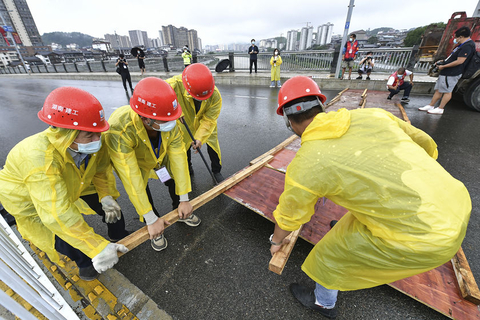 湖南张家界全域解封 全市交通卡口撤除